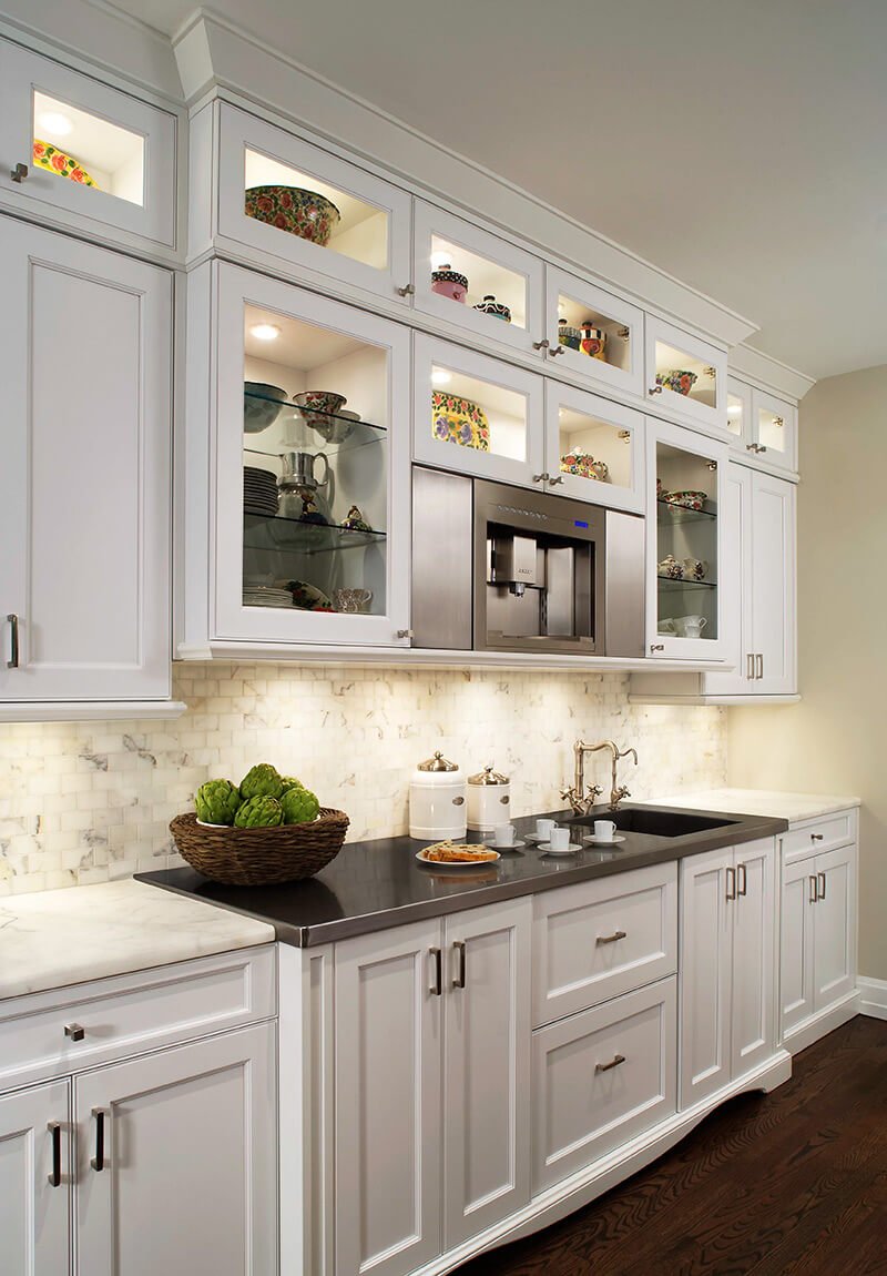 Brown-white kitchen combination